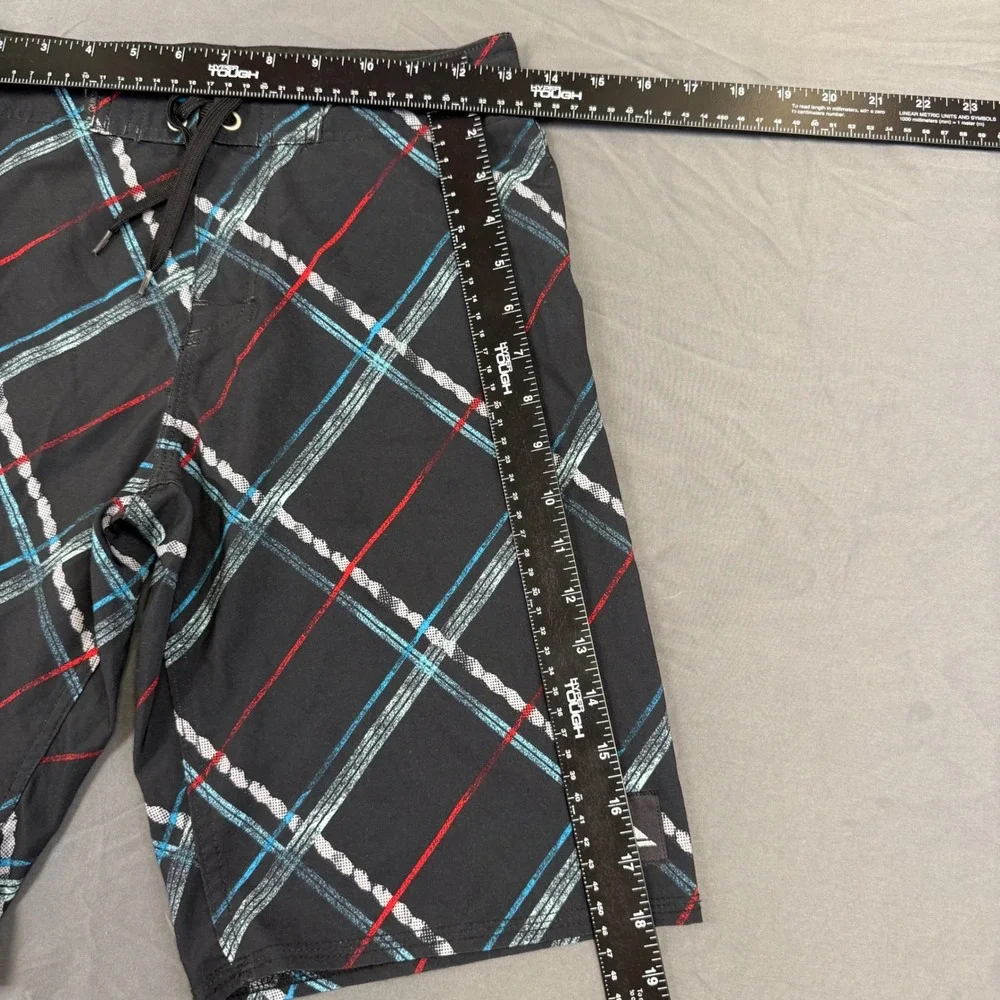 Quiksilver Boys Black Plaid Board Shorts Size‎ 12 Swim Trunks Cargo Pocket